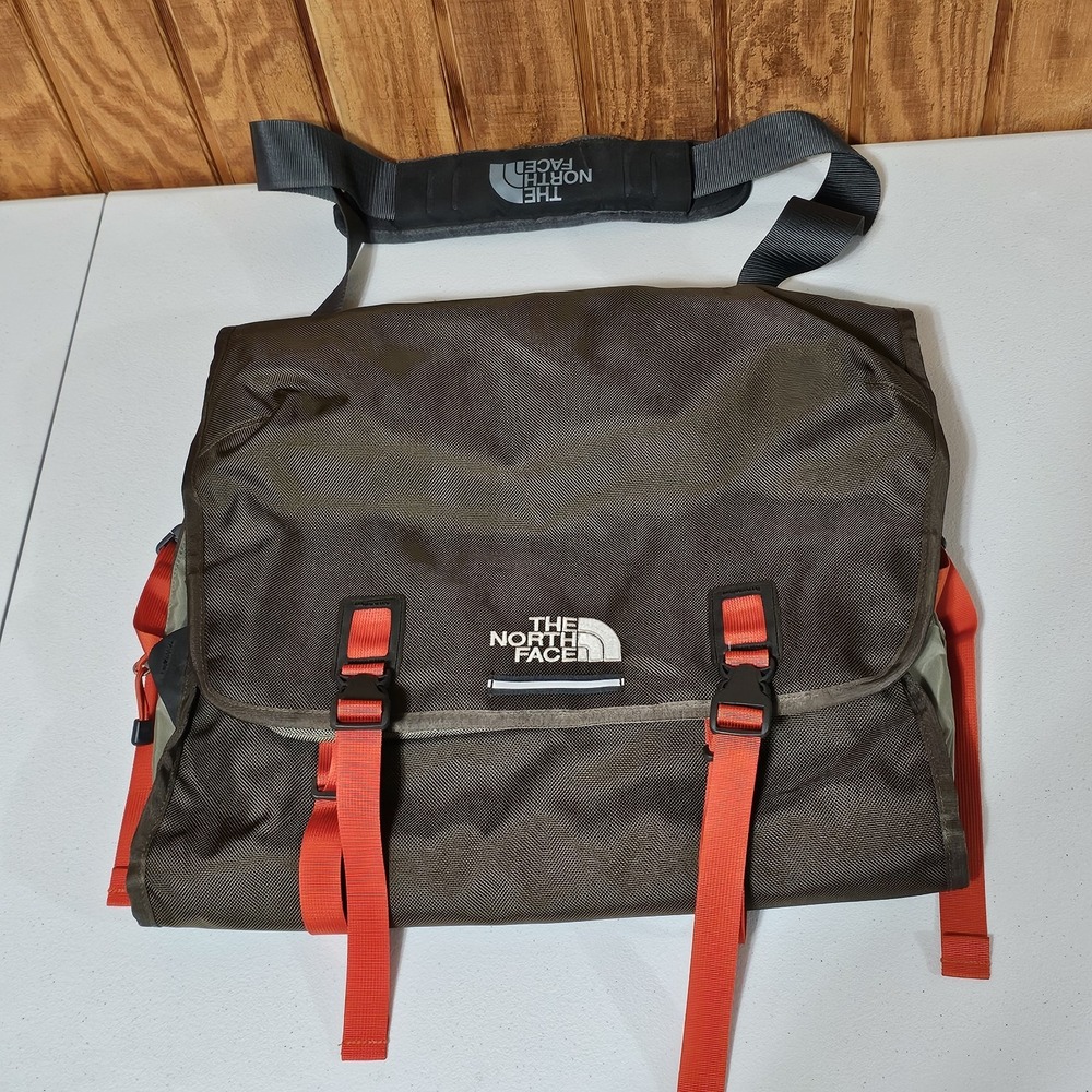 The North Face Oversized XL Messenger Bag TriFold Laptop Luggage Travel Shoulder